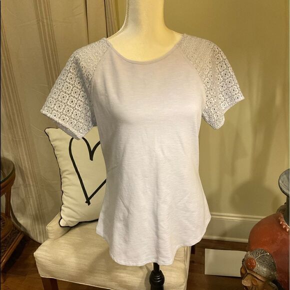 J.Crew periwinkle eyelet sleeve blouse 🤍 - Picture 1 of 5